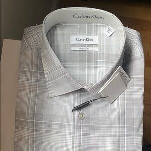 Calvin Klein Men's Light Gray Dress Shirt
16 1/2 
32x33